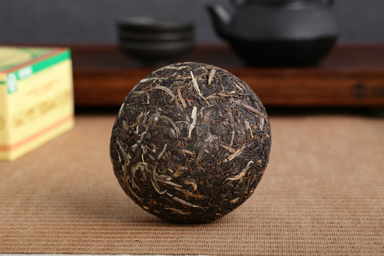 云南普洱茶2005年下关盒装苍洱沱茶昆明纯干250g普洱