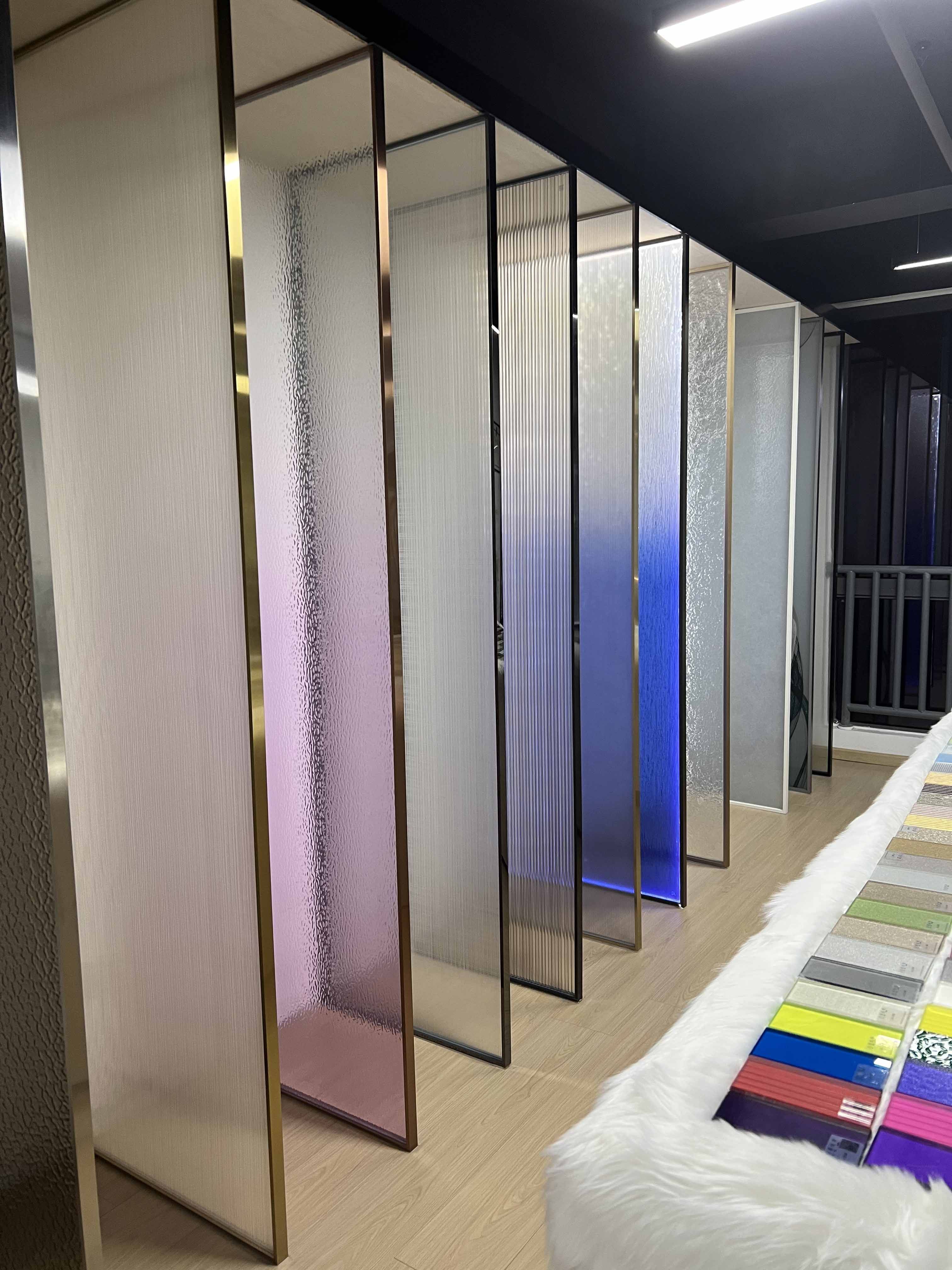 夹丝艺术玻璃入户隔断屏风山水画5 56 6钢化夹胶夹绢艺术玻璃