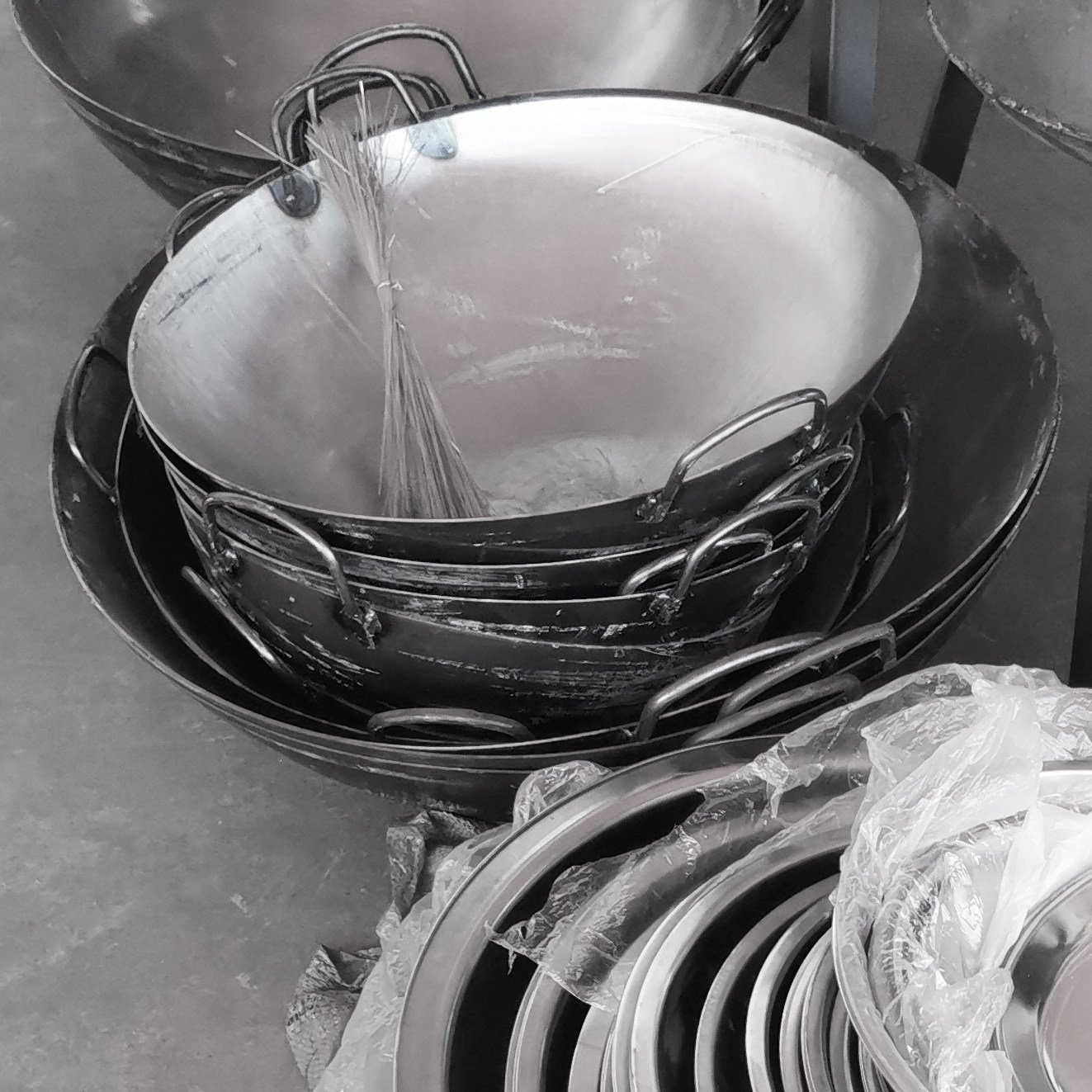 炒菜老式精铁家用熟铁炒锅大小秃头燃气灶适用炒锅