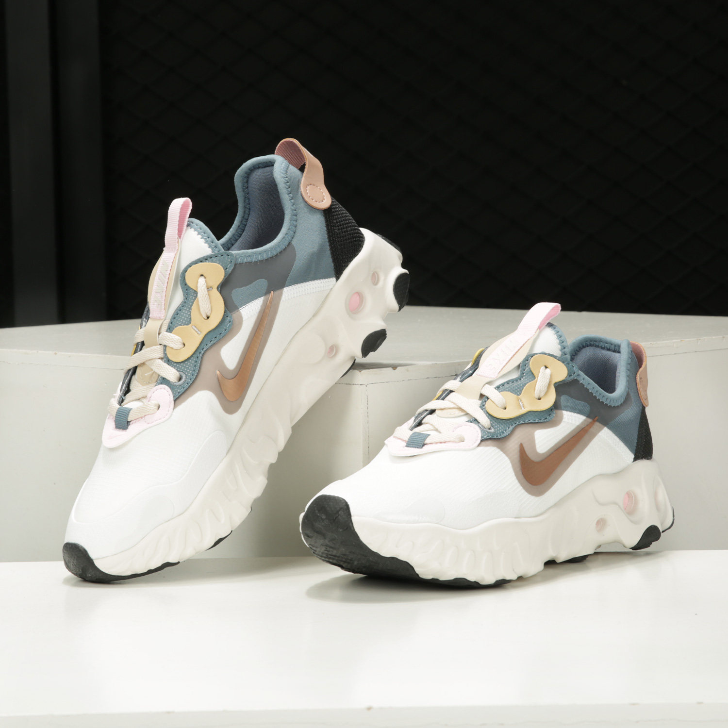 nike耐克正品reactart3misrtl女子轻便缓震休闲运动休闲鞋