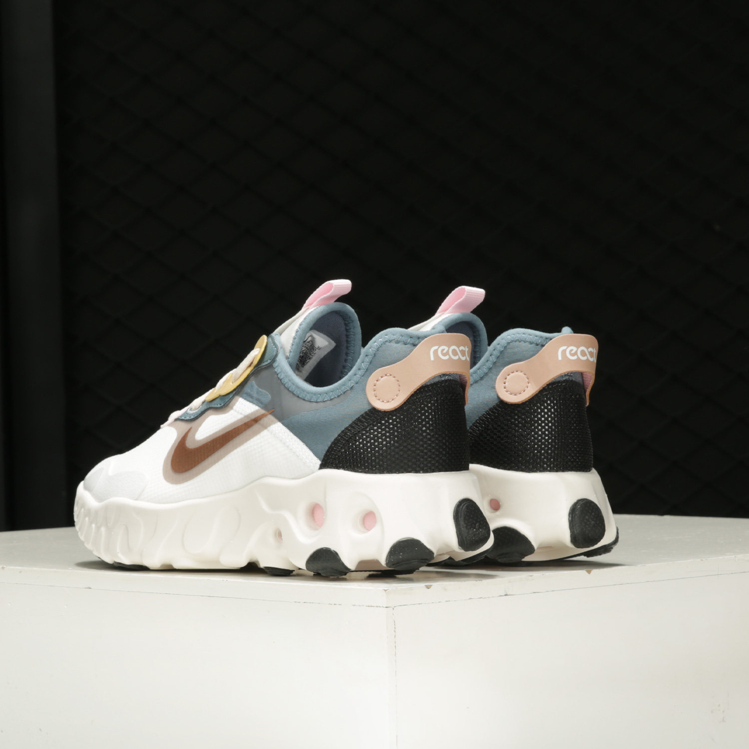 nike耐克正品reactart3misrtl女子轻便缓震休闲运动休闲鞋