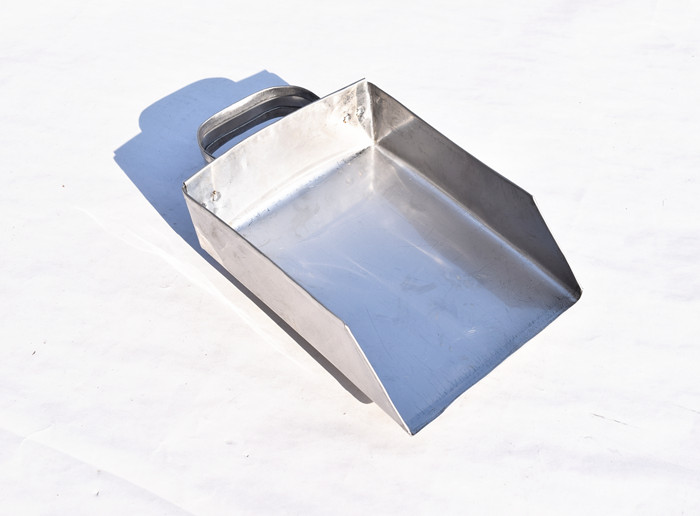 304无磁不锈钢簸箕带后手柄畚箕撮箕永不生锈小垃圾铲撮箕料畚斗