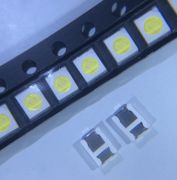 100个led液晶电视背光2835灯珠1w3v冷白白光led灯珠