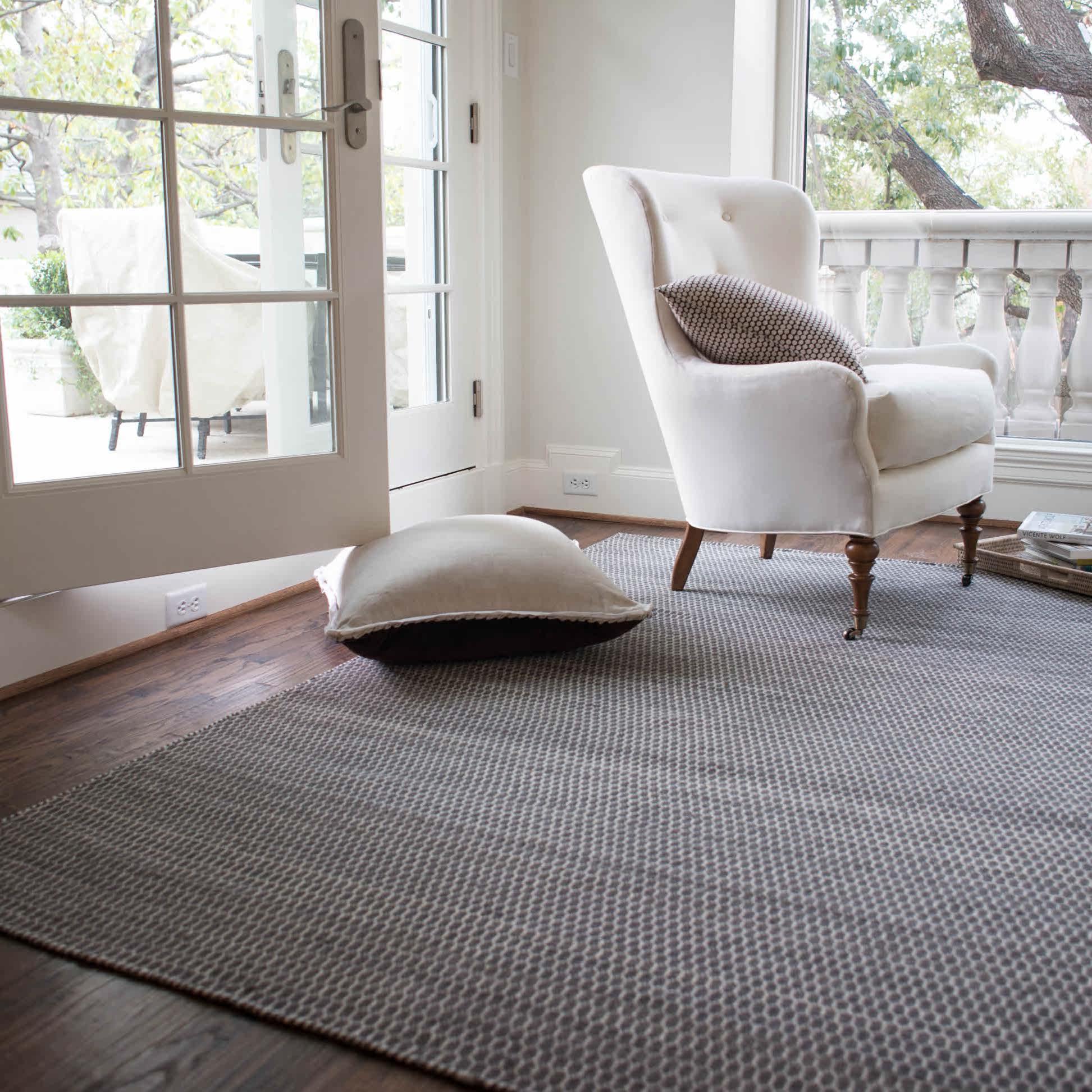 羊毛素色简约地毯