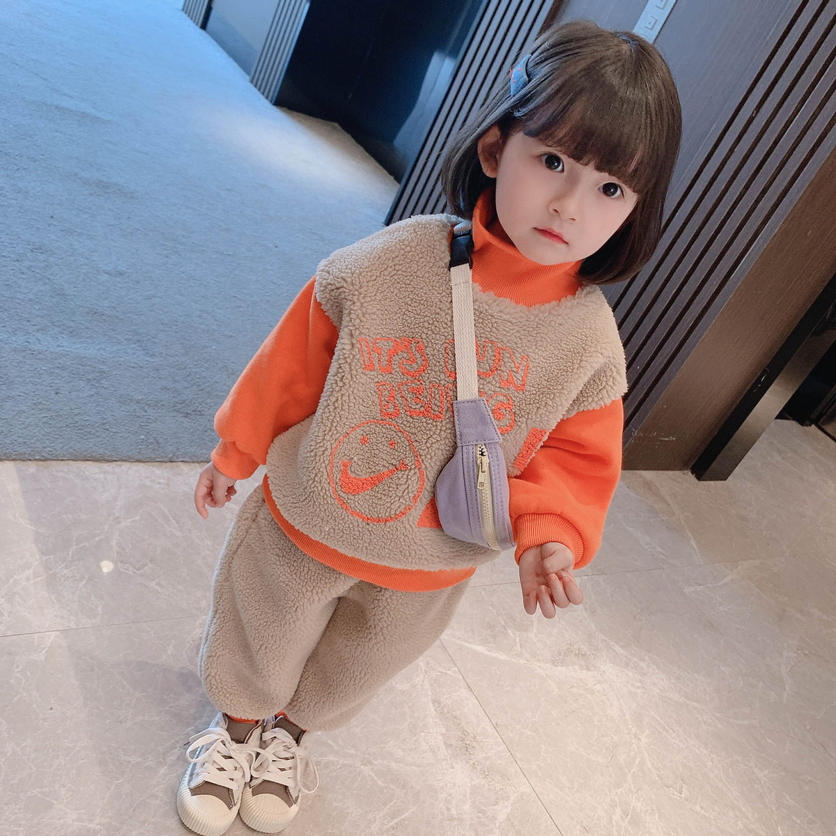 女童1岁两件红卫网红宝宝冬装韩版时髦洋气套装