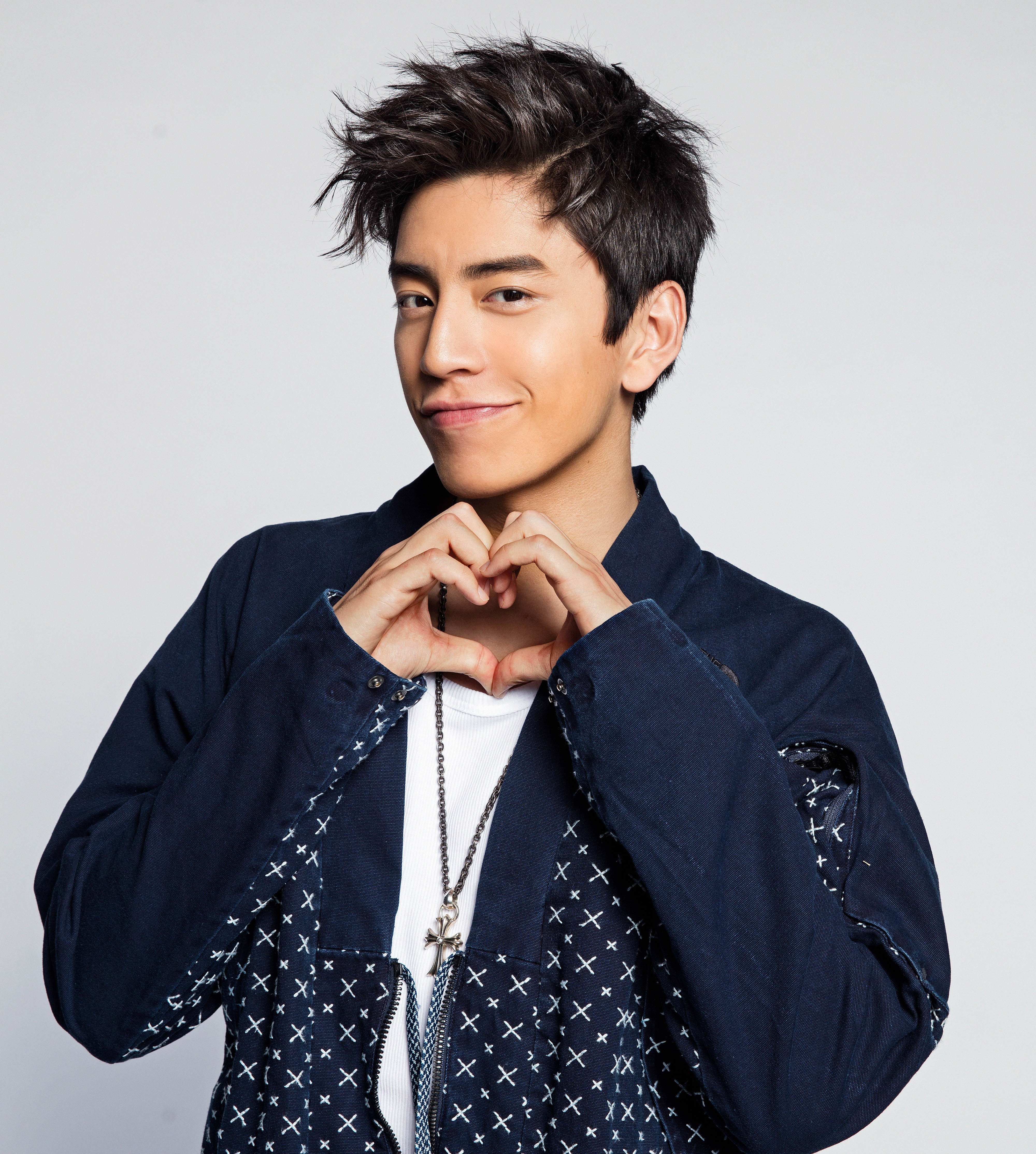 壹基金明星idol王大陆大陆一起关爱儿童公益爱心捐赠