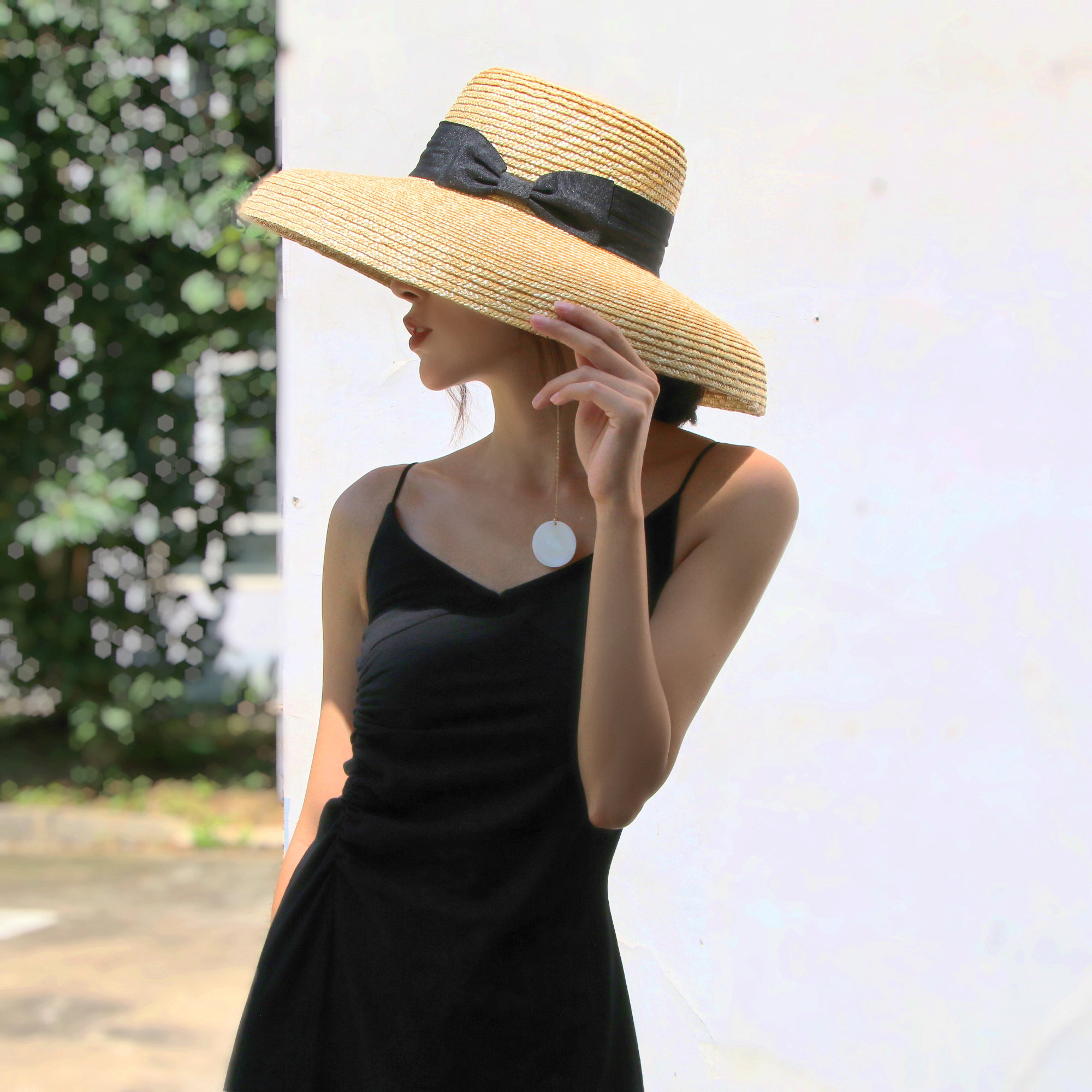 欧美麦秆沙滩度假遮阳草帽大檐钟优雅欧美风赫本帽子