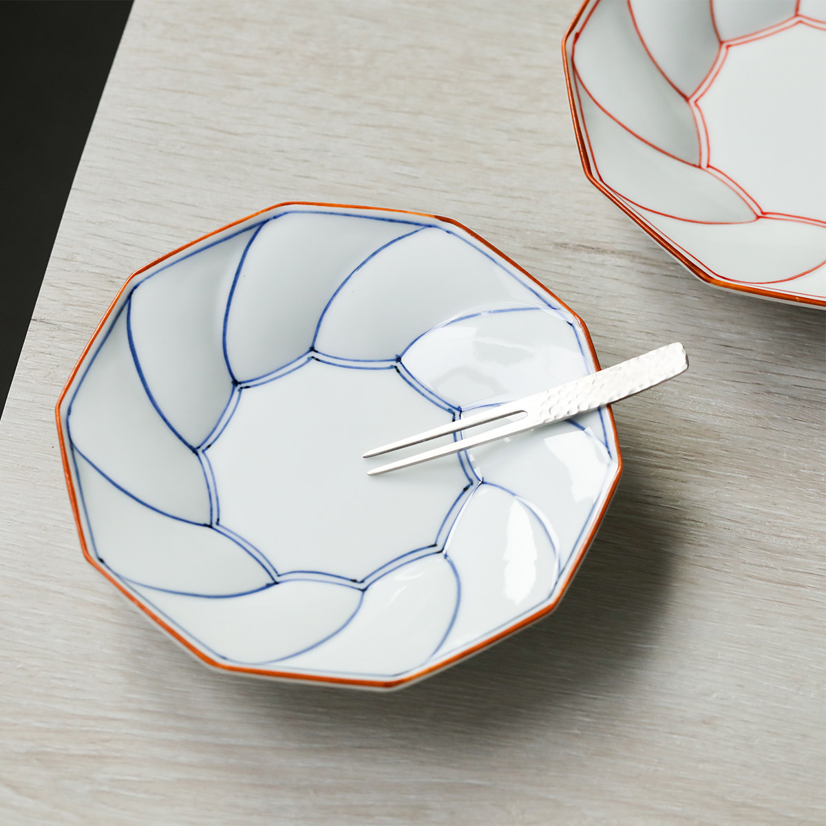 日本进口有田波佐见烧洸淋手绘十线陶瓷瓷盘甜品盘