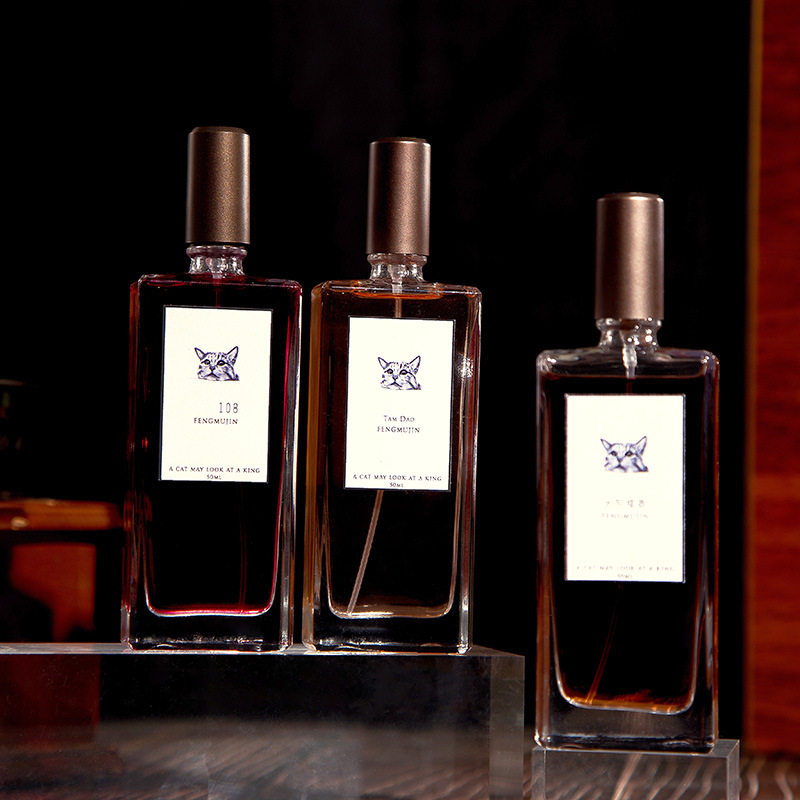 小众檀木香水大写檀香木制味道柏林少女持久香水