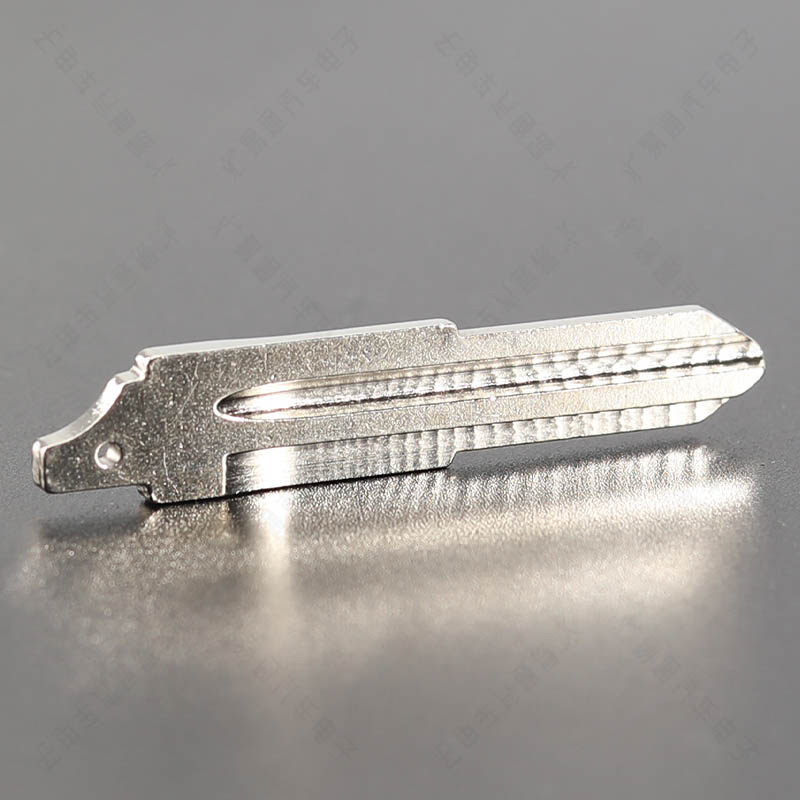 宝骏原装1011号适用右槽平铣汽车遥控器折叠钥匙汽车钥匙