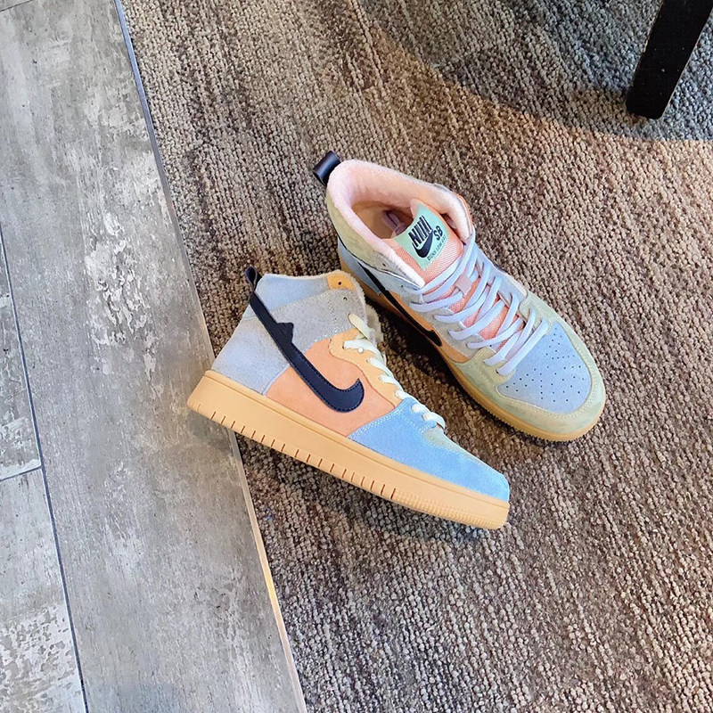 糖果鸳鸯拼色女鞋冬季2020新款高帮鞋女ins潮运动勾勾休闲鞋子爆