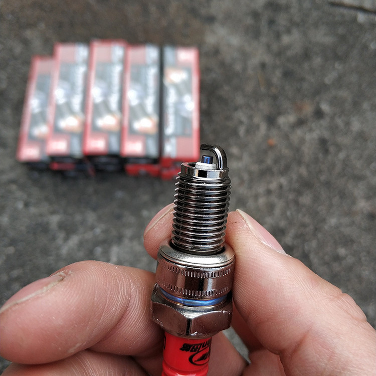 男装火花塞摩托车火嘴点火d8tc装车骑车通用摩托车火花塞