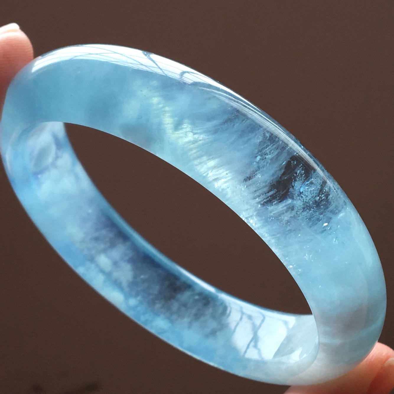 冰透天然海蓝宝手镯女款冰蓝透彻纯正海水玛利亚手镯