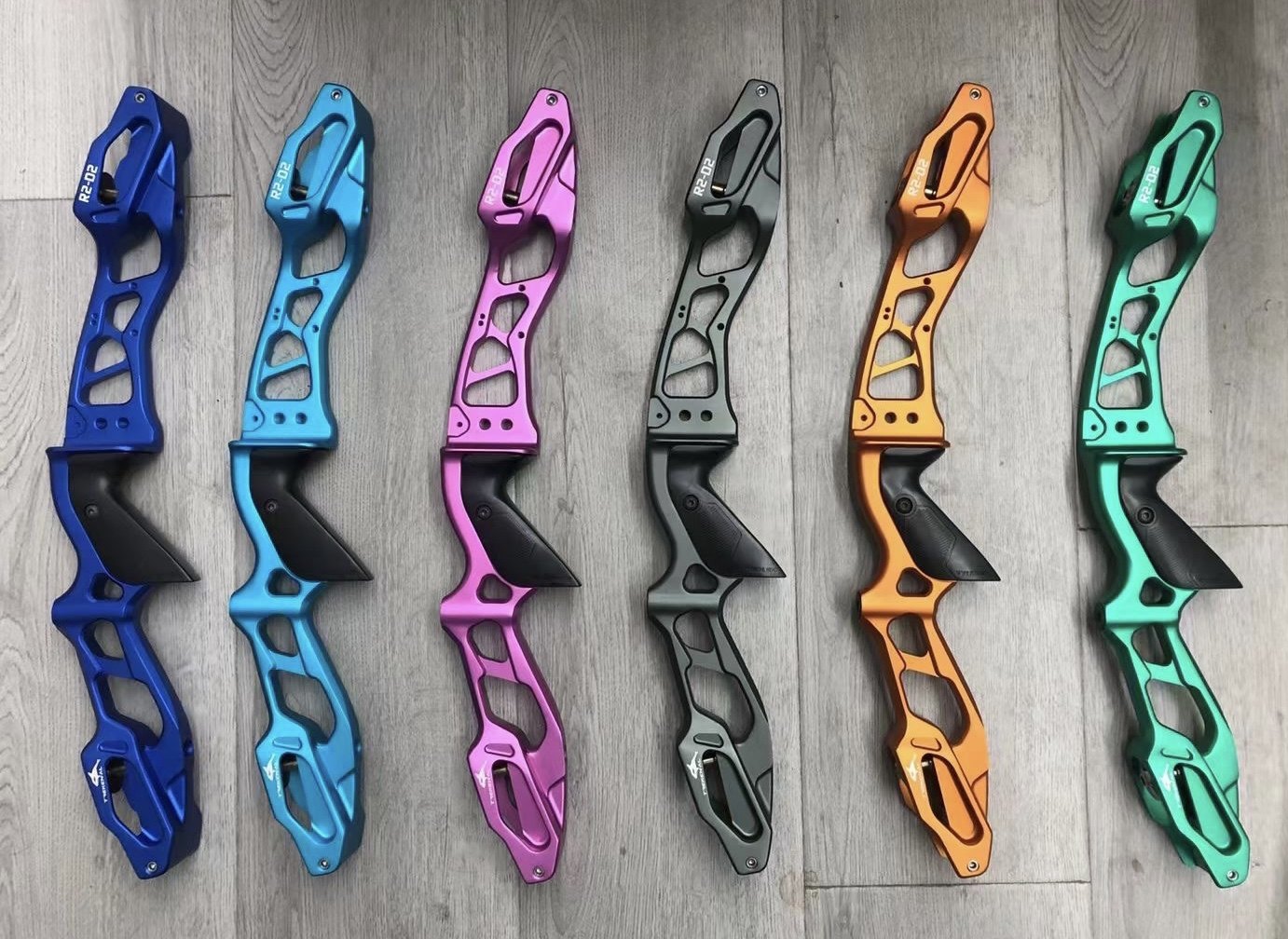 进口treken21r2-02青少年竞技反曲弓美猎弓把通用cnc飞镖