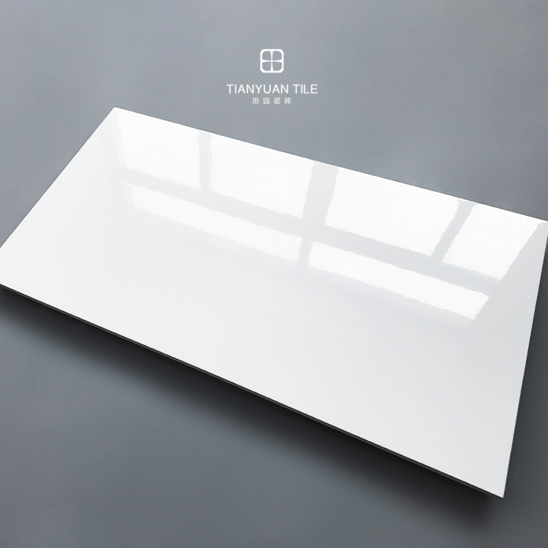 纯白厨房卫生间墙砖300x600墙面面砖白色哑光厨卫釉面砖