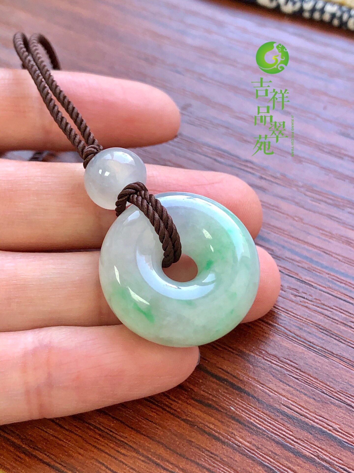 吉祥苑缅甸翡翠货冰细糯飘阳绿大肥扣平安扣项链颈饰