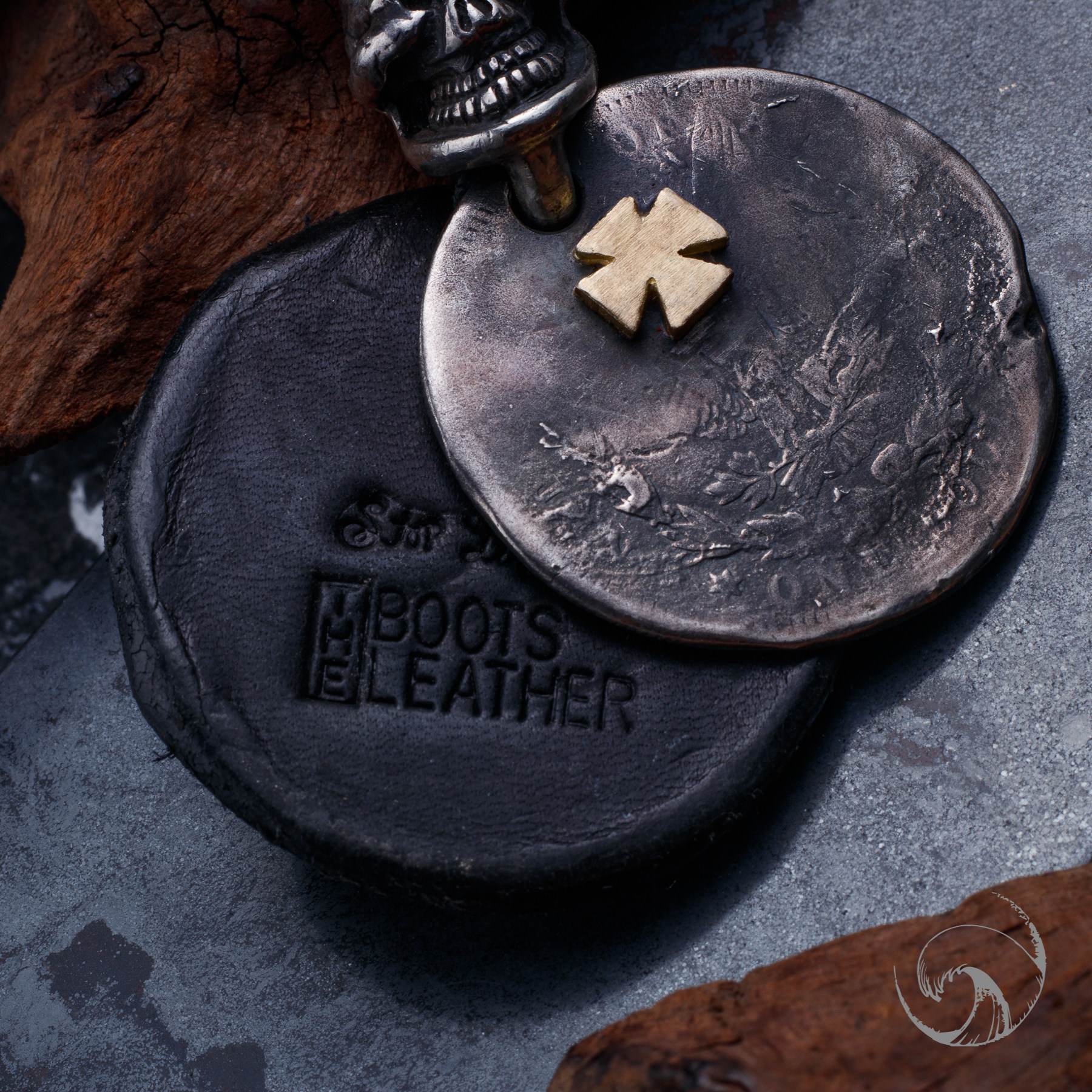 国内现货高山隆空眼骷髅点金十字皮饼stoplight项链项坠