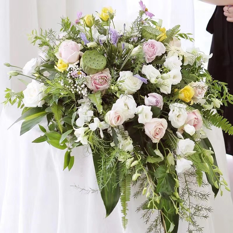 杭州签到活动商务礼仪讲台发言台花会议室桌花演讲商务用花