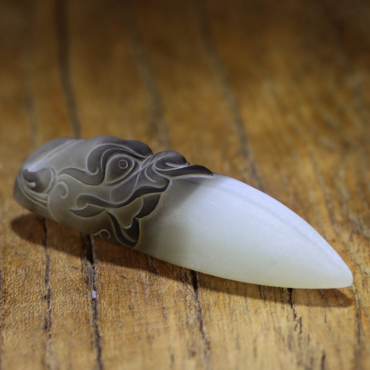 新疆和田白玉籽料羊脂精品挂件苏工大师龙牙颈饰