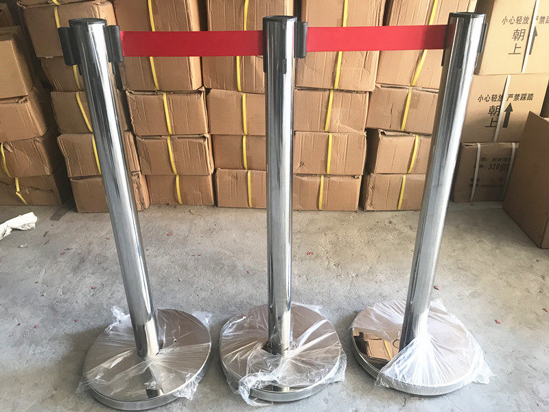 加厚不锈钢警戒护栏杆座一米线安全隔离带银行排队围栏伸缩警示柱