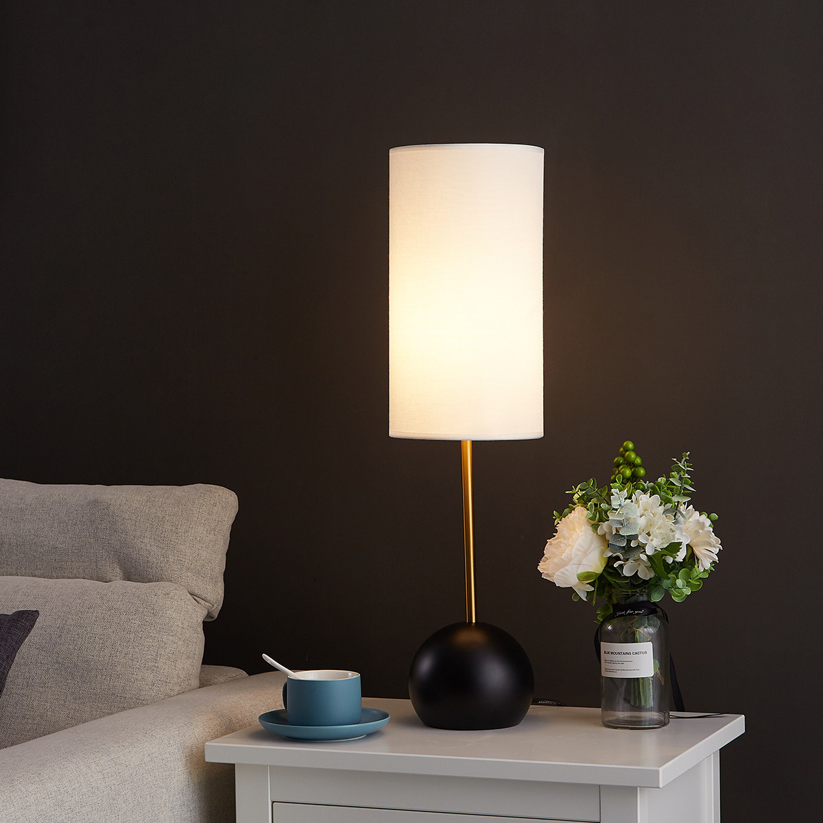 北欧现代简约小台灯家用卧室床头柜客厅创意浪漫温馨婚房个性桌灯