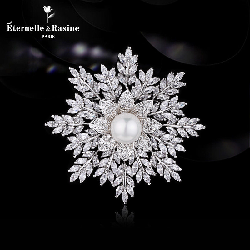 法国Eternelle雪花胸针女气质欧美高档超闪层次感胸花别针丝巾扣