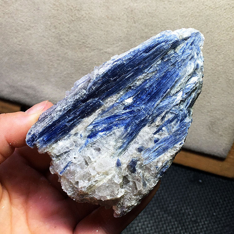 zx巴西天然蓝晶石原石毛料碎石矿物晶体标本摆件