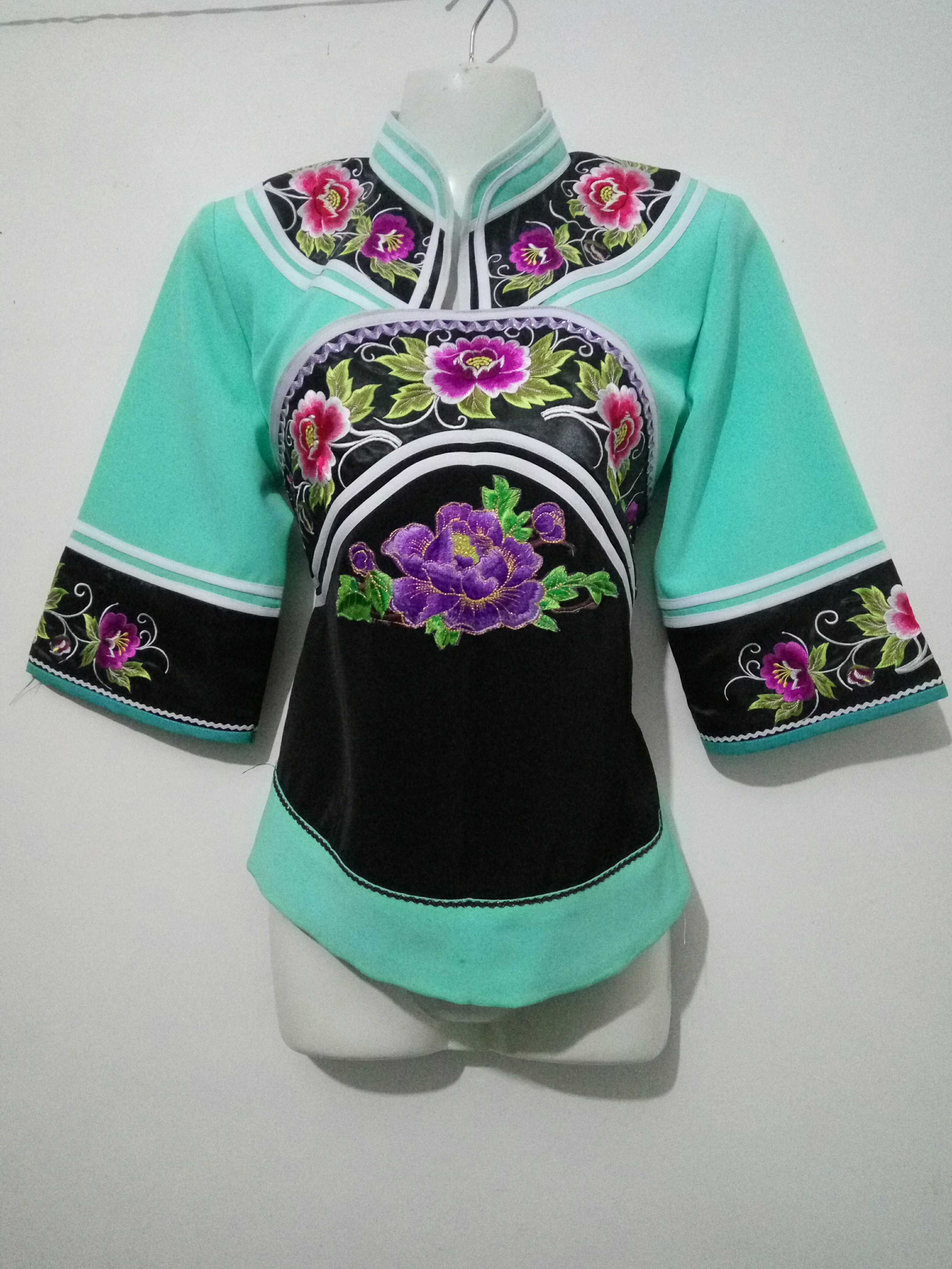 兰访新品民族册亨布依族女装演出节庆服装青色民族服装