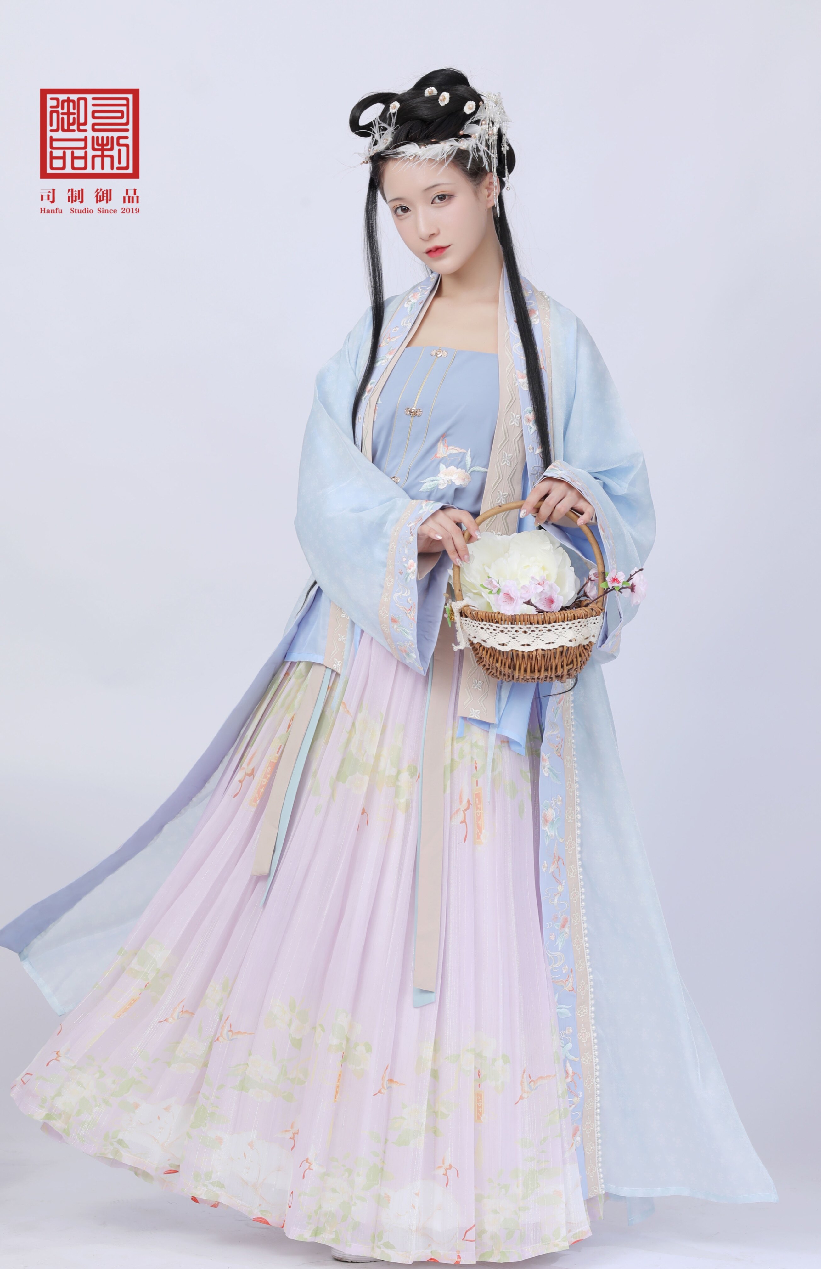 司制御品售罄展示无忧宋制褙对襟短衫吊带一片汉服定制