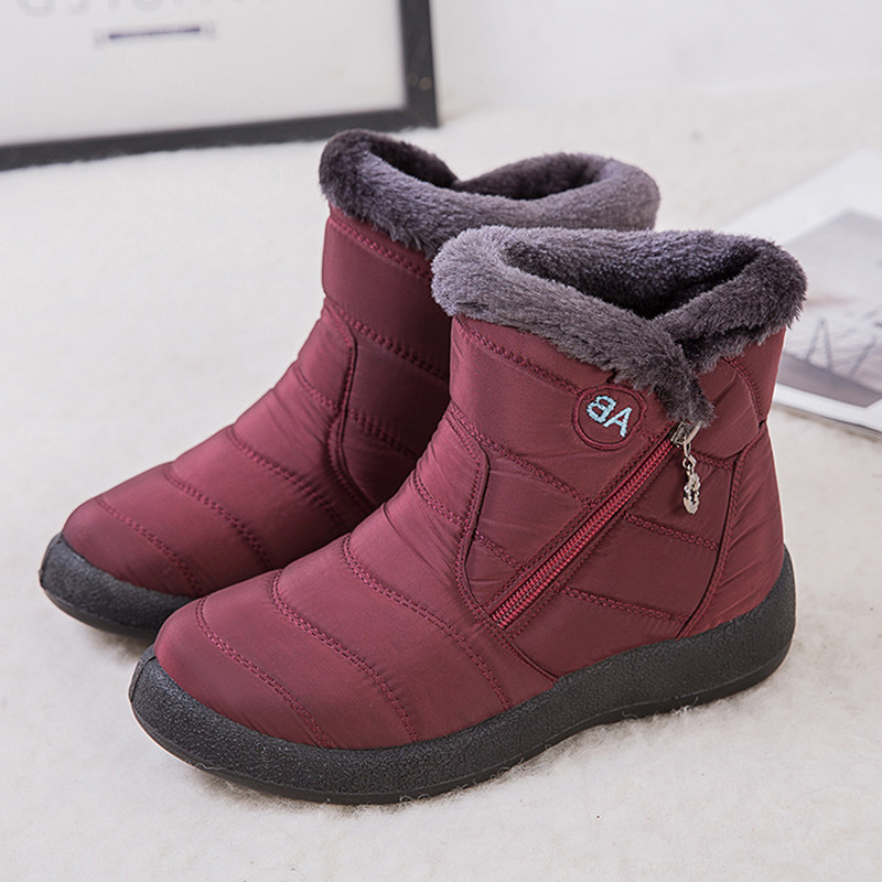 妈妈棉鞋女士防水平底靴大码保暖雪地防滑中年时装靴