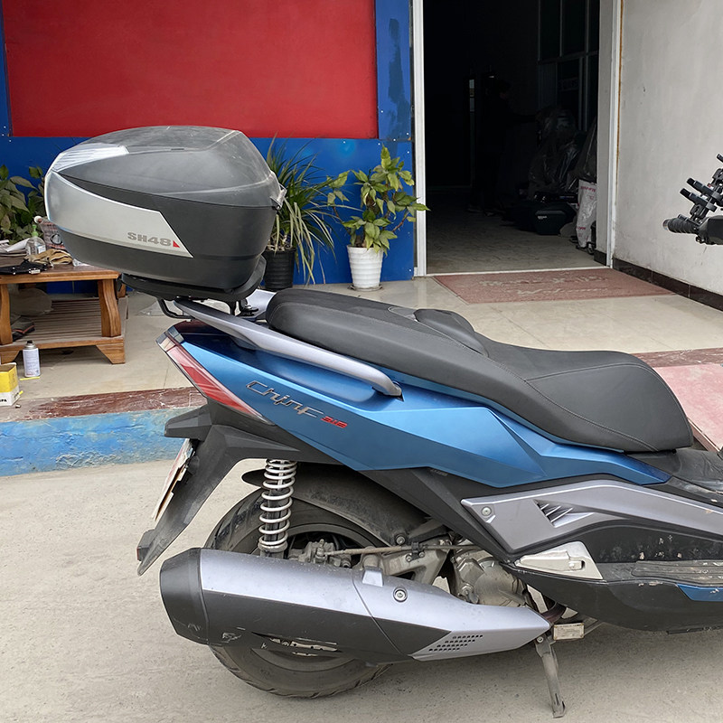 适用于力刻货架踏板踏板车车尾ariicchinf318尾箱架衣架摩托车尾翼