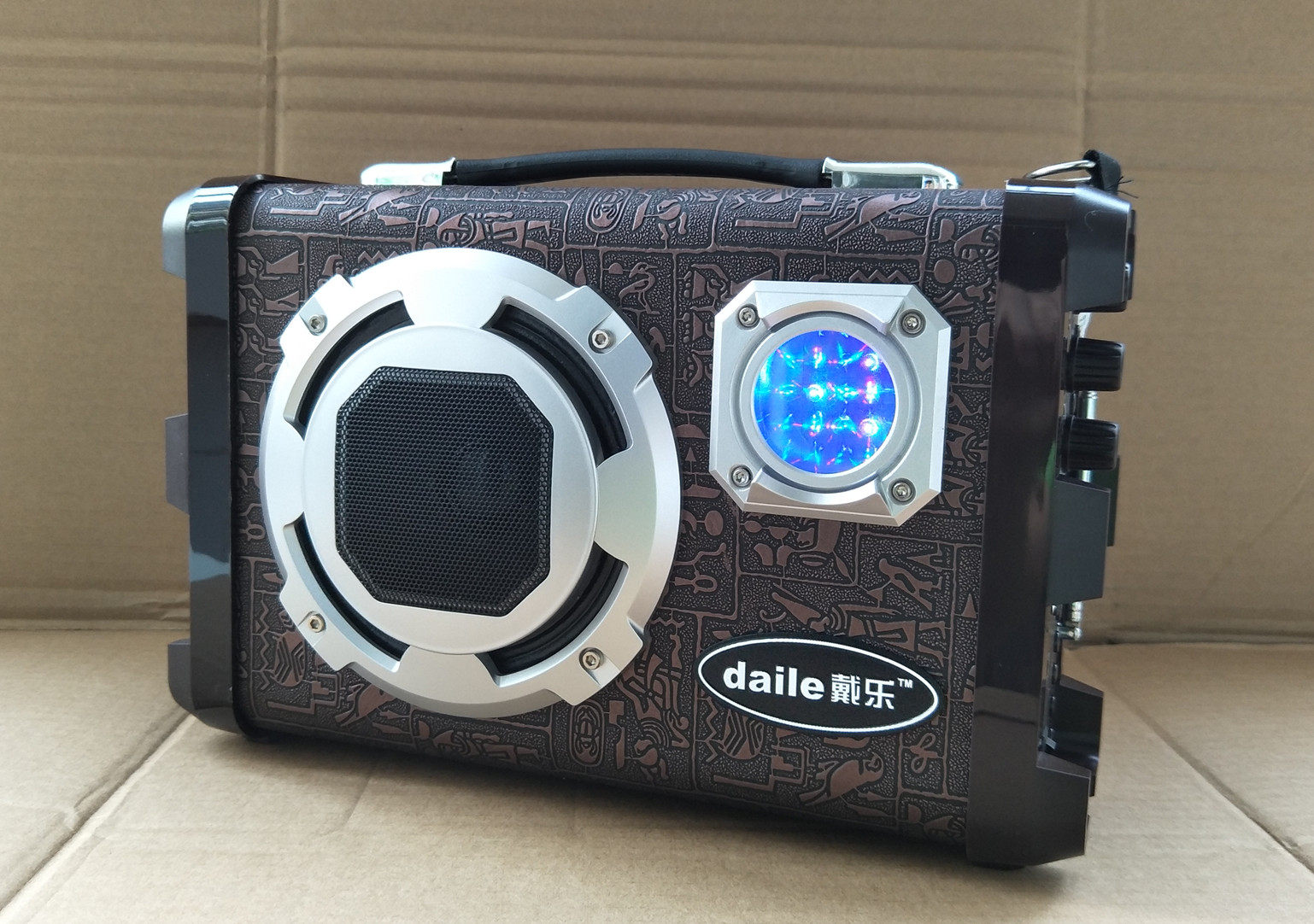 戴乐q69广场手提无线蓝牙音响插卡拉杆广场音箱