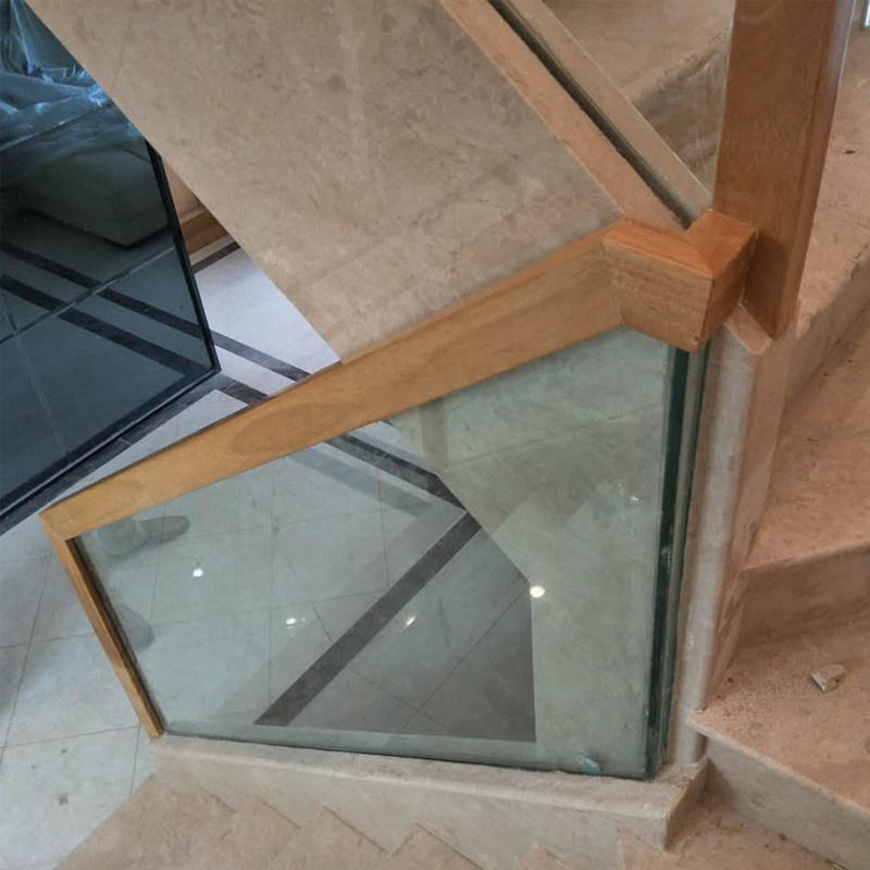 楼梯扶手实木钢化玻璃栏杆家用简约现代轻奢别墅整体楼梯