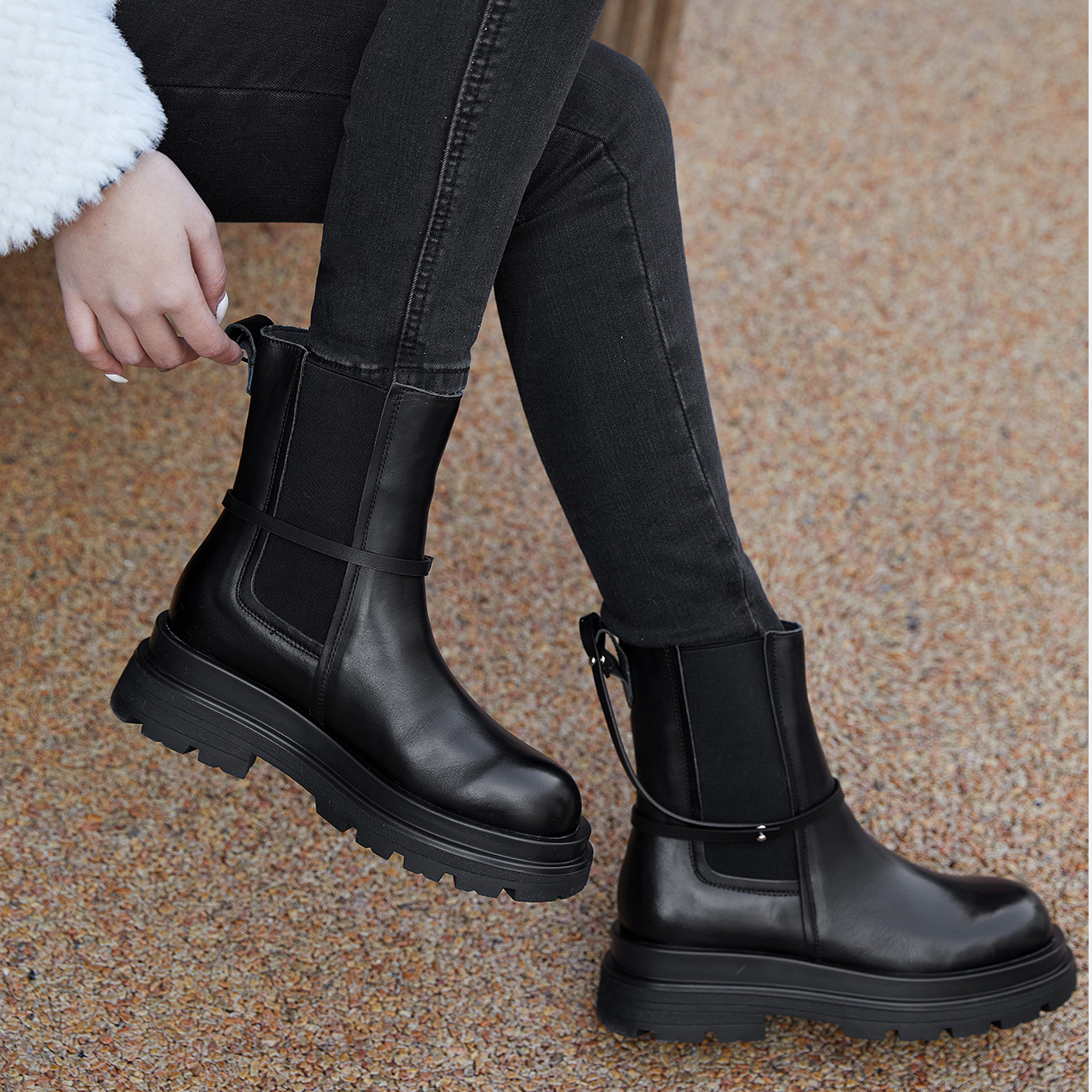 奥康女鞋 冬季休闲时尚套筒女士靴子时装靴切尔西靴百搭简约日常