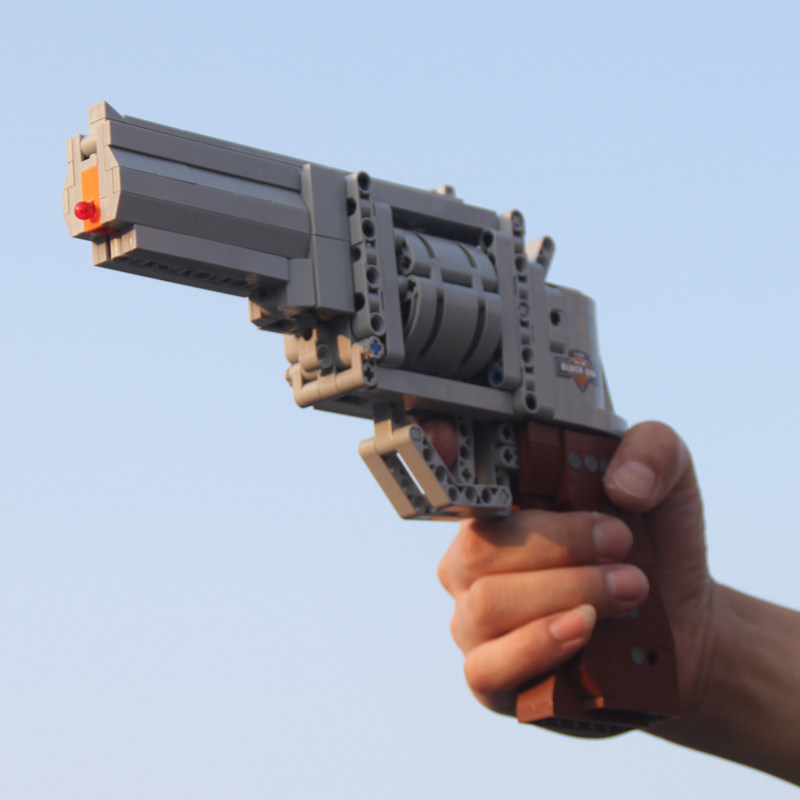 咔哒左轮手枪积木枪沙漠之鹰m23绝地求生玩具枪男孩子益智拼组装