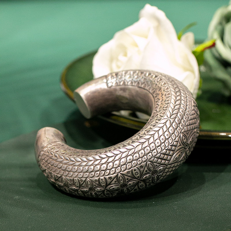 森系百搭手工錾刻创意花纹纯银开口手镯手镯