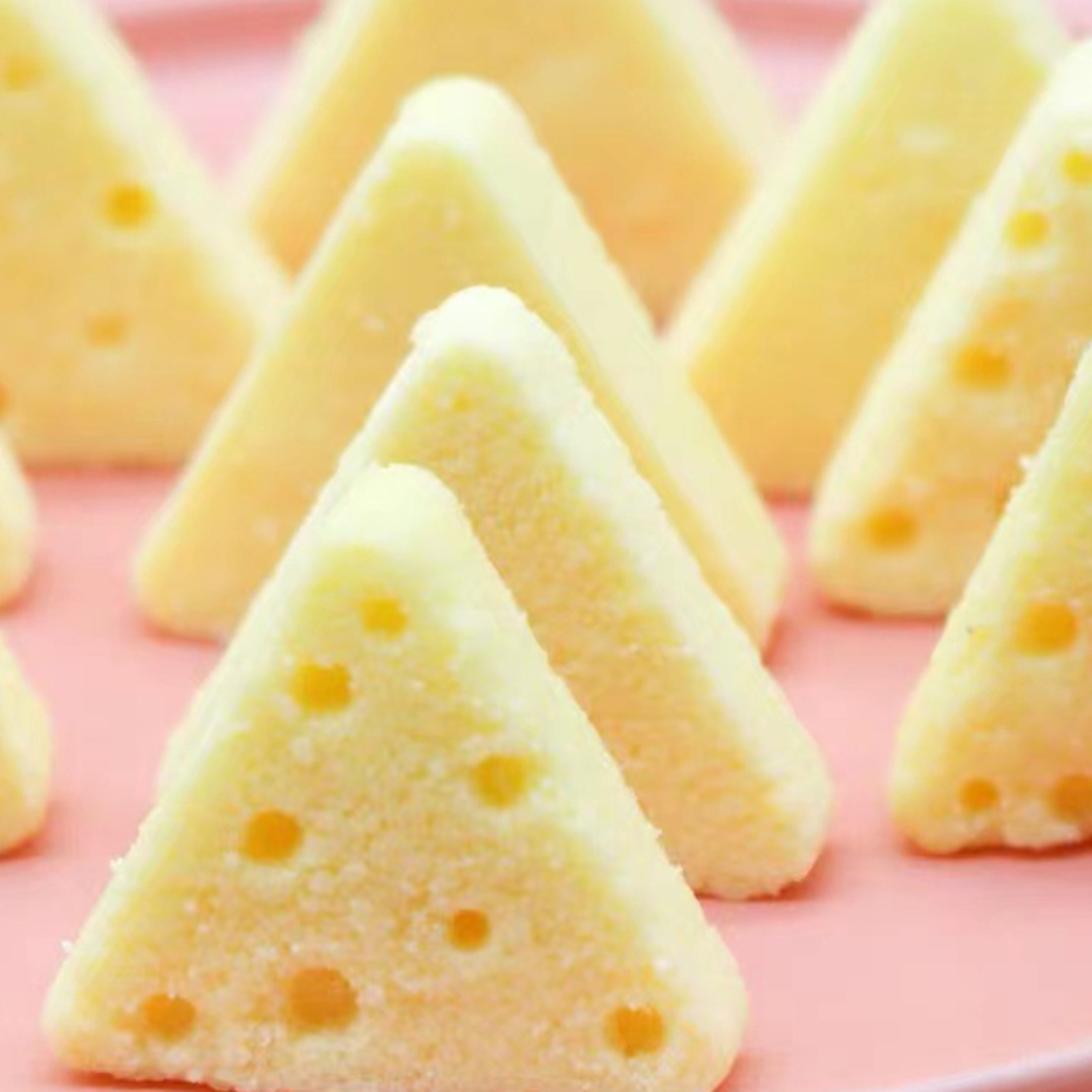 女流chi66内蒙古特产蒙牛三角芝士奶酪小包装66推荐休闲零食