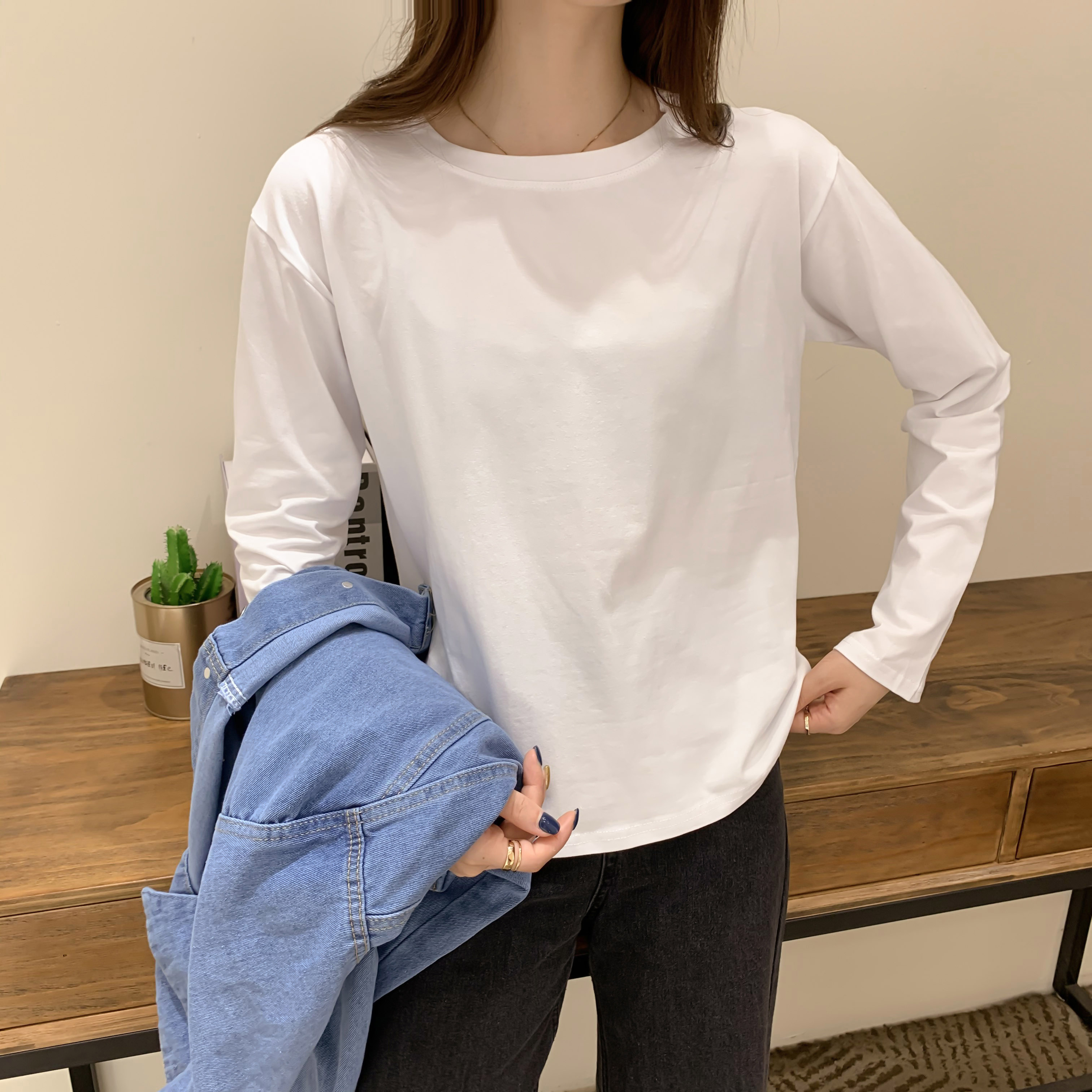 纯白色长袖恤女打底秋装纯棉学生宽松圆领内搭t恤