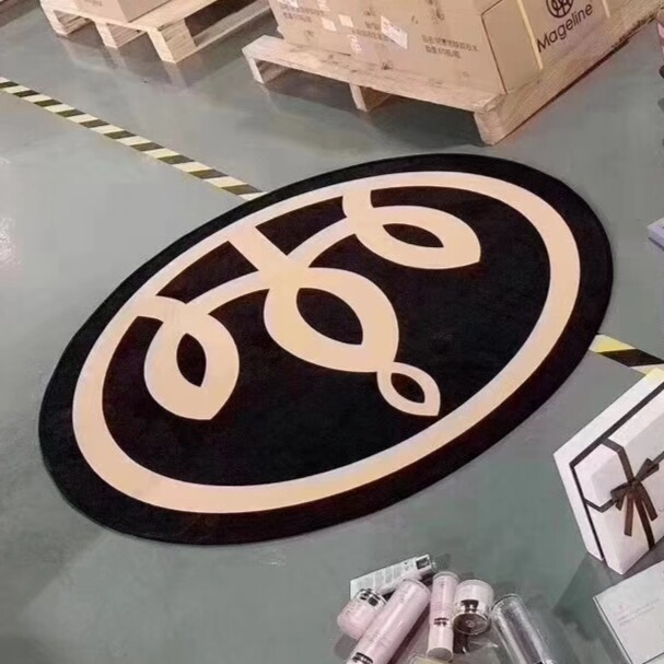 大牌定制地毯logo麦吉丽地垫商用店铺服装店拍照地垫店名试衣镜前
