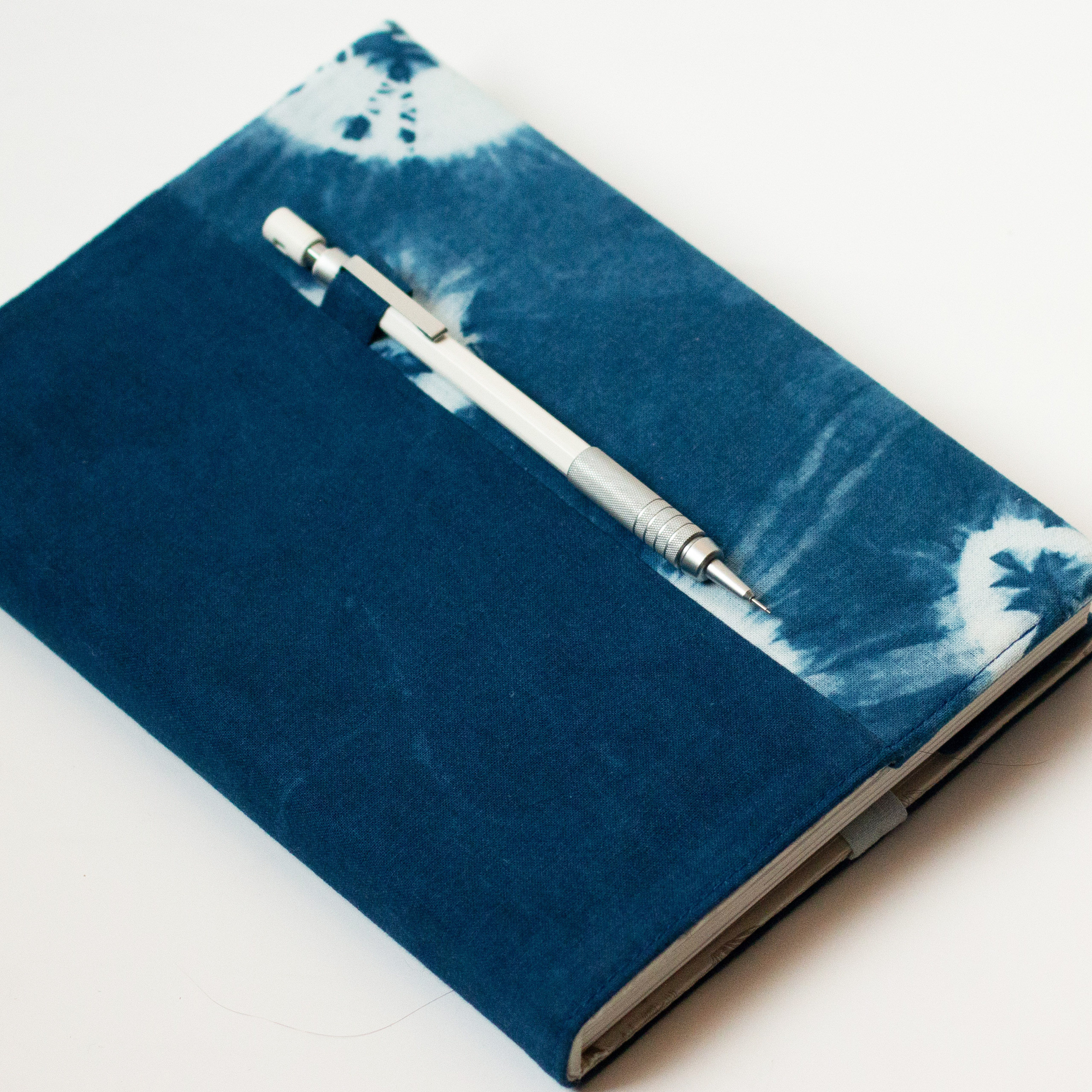 二三三米植物草木靛蓝扎染可调调节书衣手账本书皮