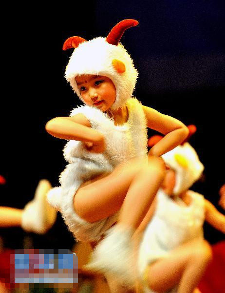 新款儿童动物服小羊儿童表演服喜羊羊舞蹈服幼儿园演出服小绵羊 - 乐