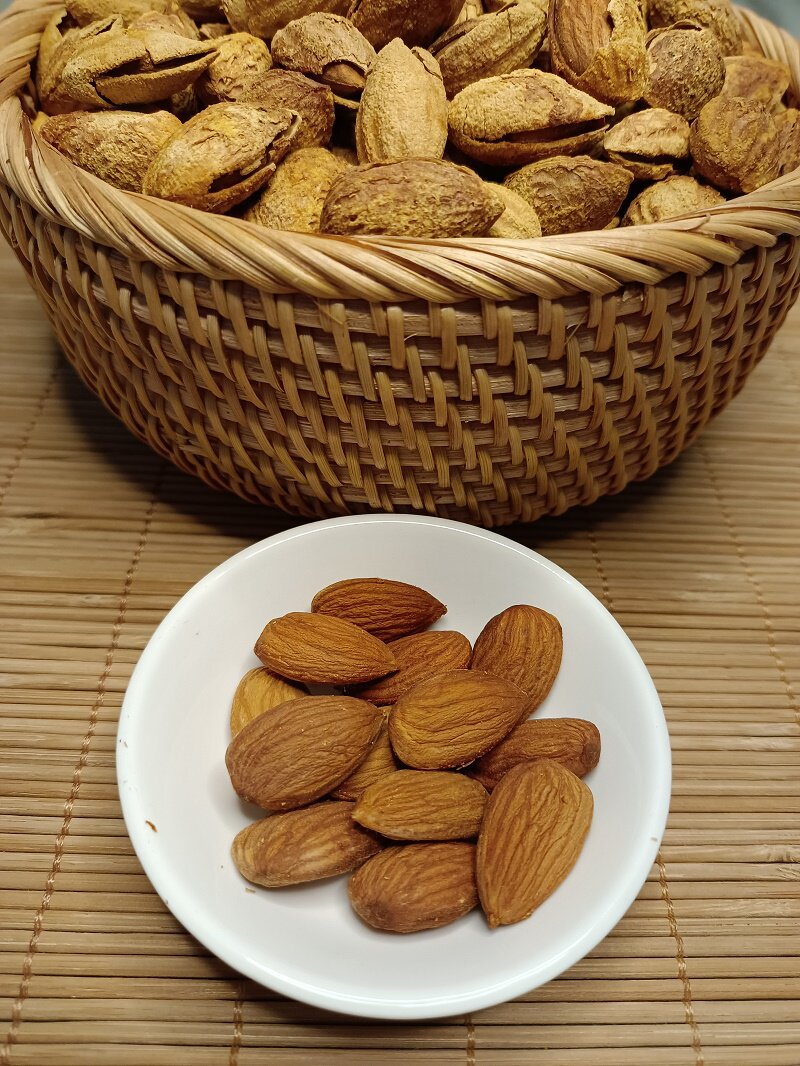 天虹剥壳杏仁带壳干果坚果虹牌新疆巴旦盐焗杏仁