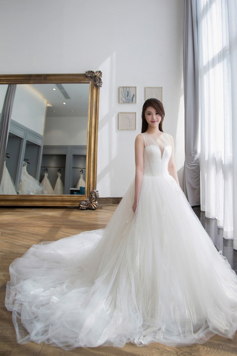 双肩深v婚纱长拖尾2017春夏新款手工花韩版酒店新娘结婚礼服