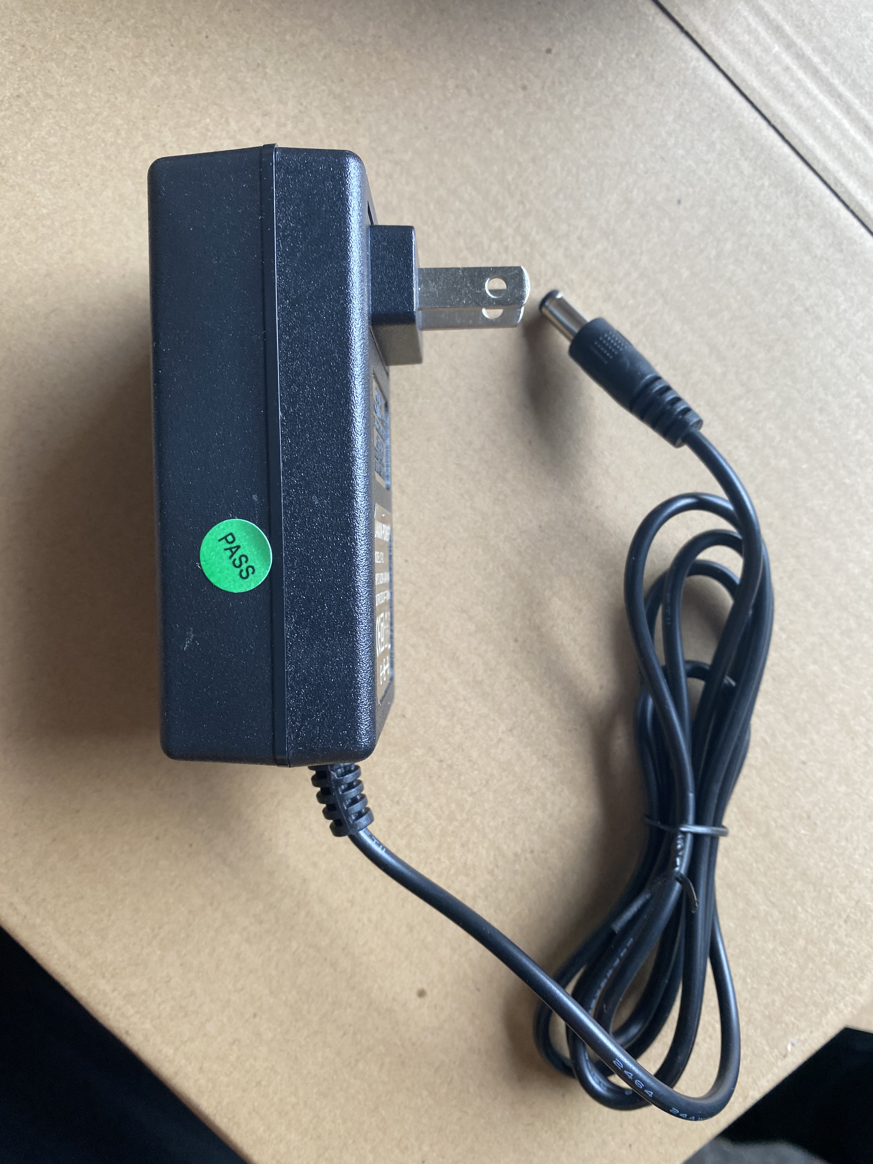 电动滑板车通用充电器24v500ma圆孔头插头配件电源冲浪平衡车零配件