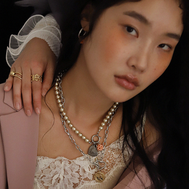 韩国augustharmony正品代购复古个性女王浮雕圆片项链