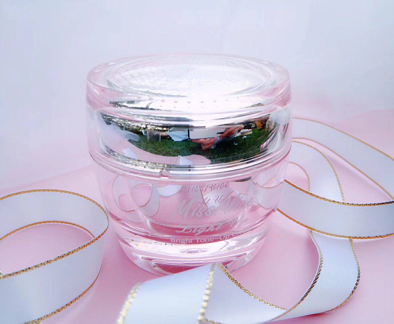 花皙蔻水光亮肤斩男素颜霜 锁水持久提亮肤色 改善黯沉