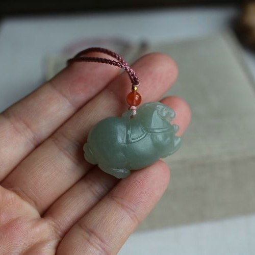 天然唐马吊坠马吊坠生肖萌马雕刻玉石手工蛋青项坠