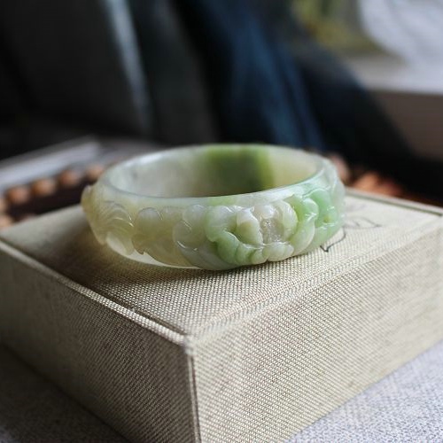 天然玉石保真和田青海料翠青雕雕花手镯牡丹花手镯