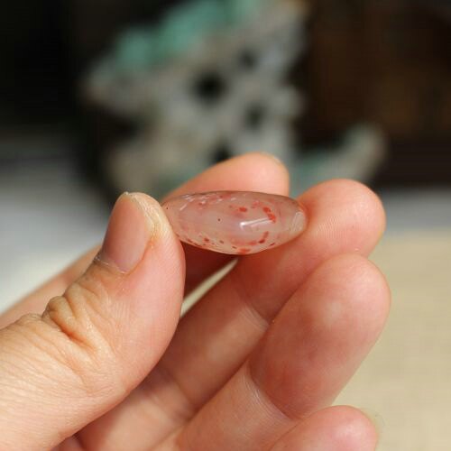 天然玉石保真阿拉善糖心玛瑙草莓点点手工雕刻项坠