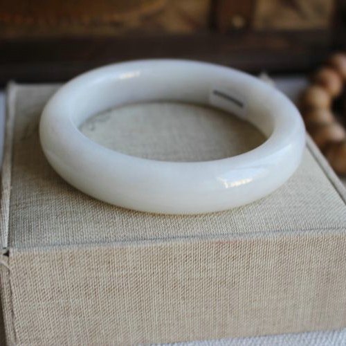 天然玉石保真和田玉白玉瓷白料手工雕刻圆条手镯